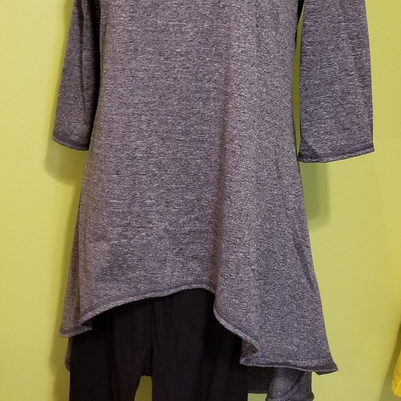 Blouse - Picture 2 of 4